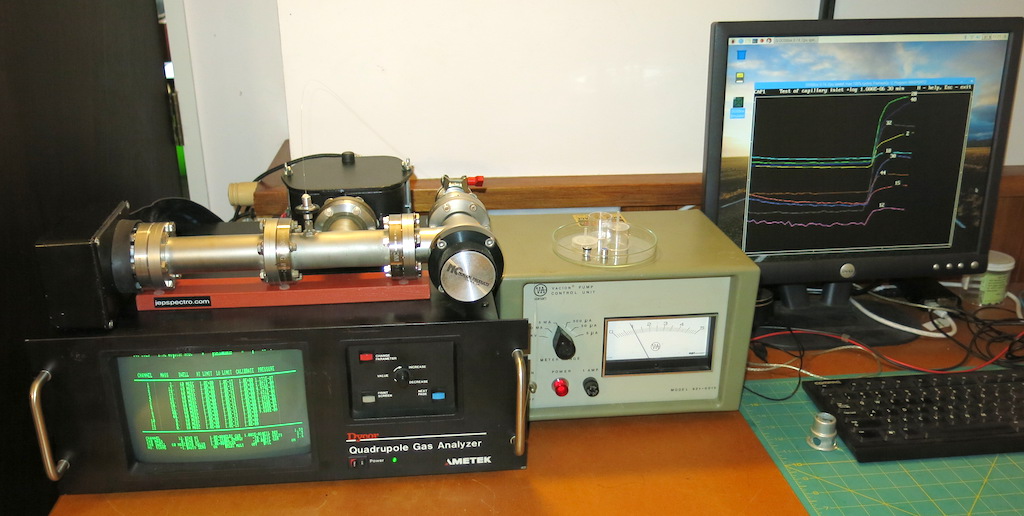 ion pumped mass spectrometer